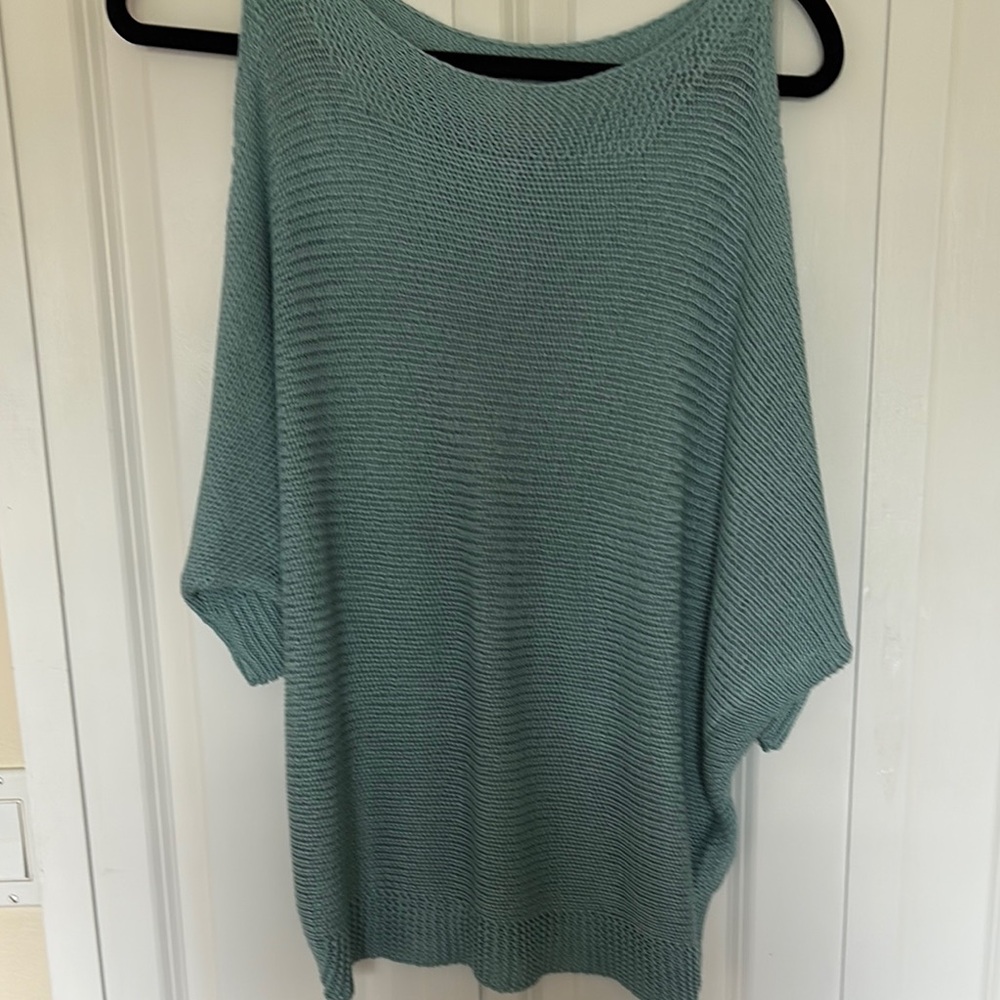 Blue Knit sweater with Ribbed Texture